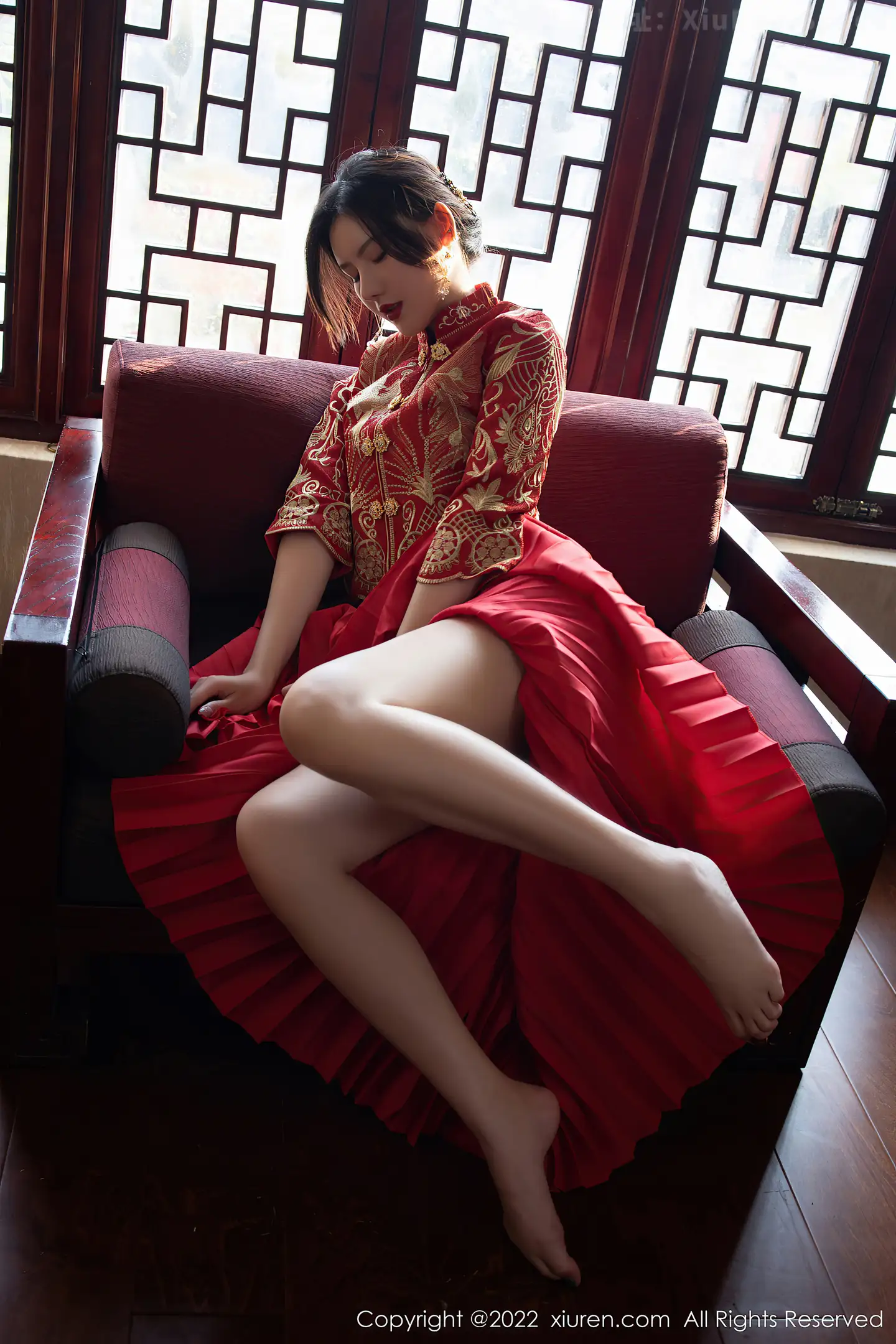 图片[3]-[XiuRen秀人网] VOL.5319 模特就是阿朱啊云南旅拍性感红色喜服露轻透情趣内衣诱惑写真70P-秀人网官方网站